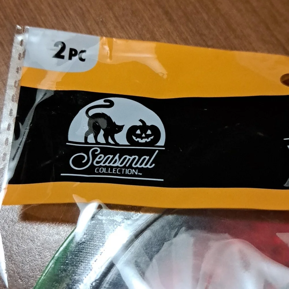 Seasonal Giant Red Eyes,set 2 adhesive Back